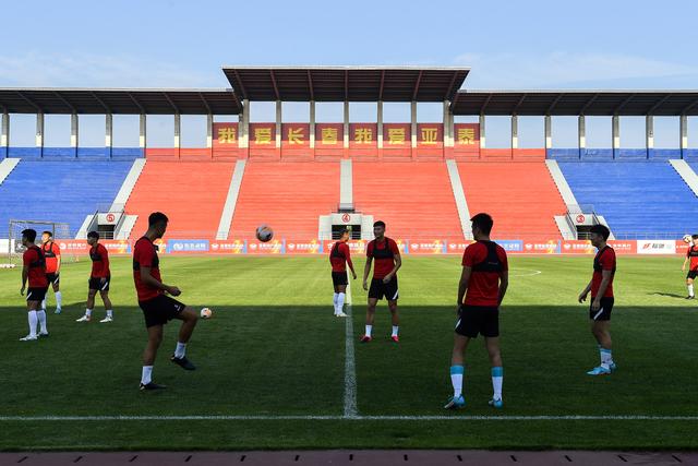 意甲-莱奥连续3场破门制胜 AC米兰1-0维罗纳